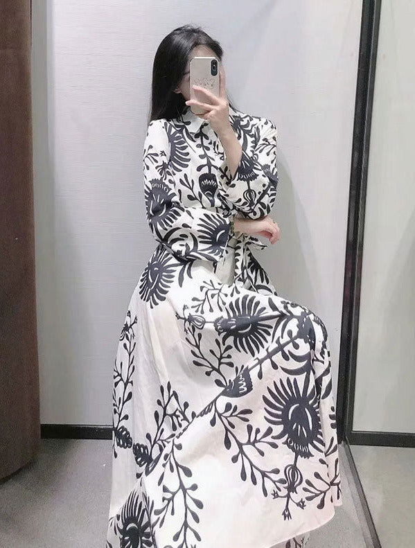 Well Tailored Dress with a Graceful Silhouette