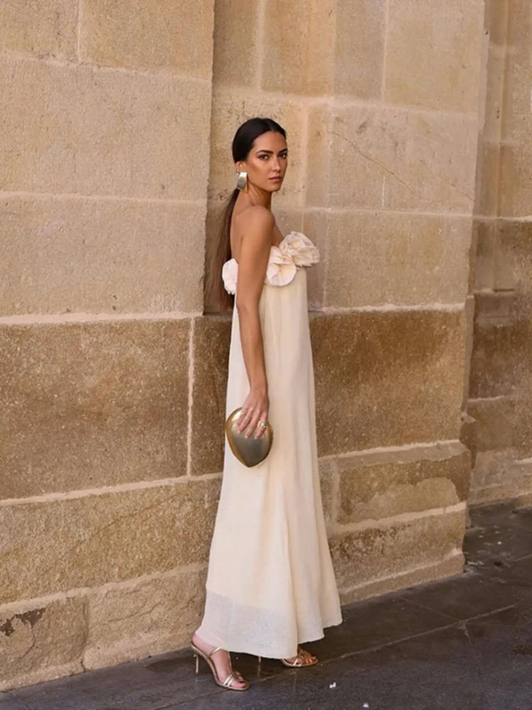 Beautifully Finished Dress in a Timeless Design