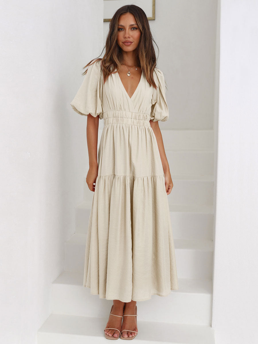 Effortlessly Elegant Dress with a Timeless Design