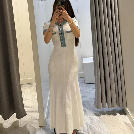 Sophisticated Dress with a Clean Classic Look