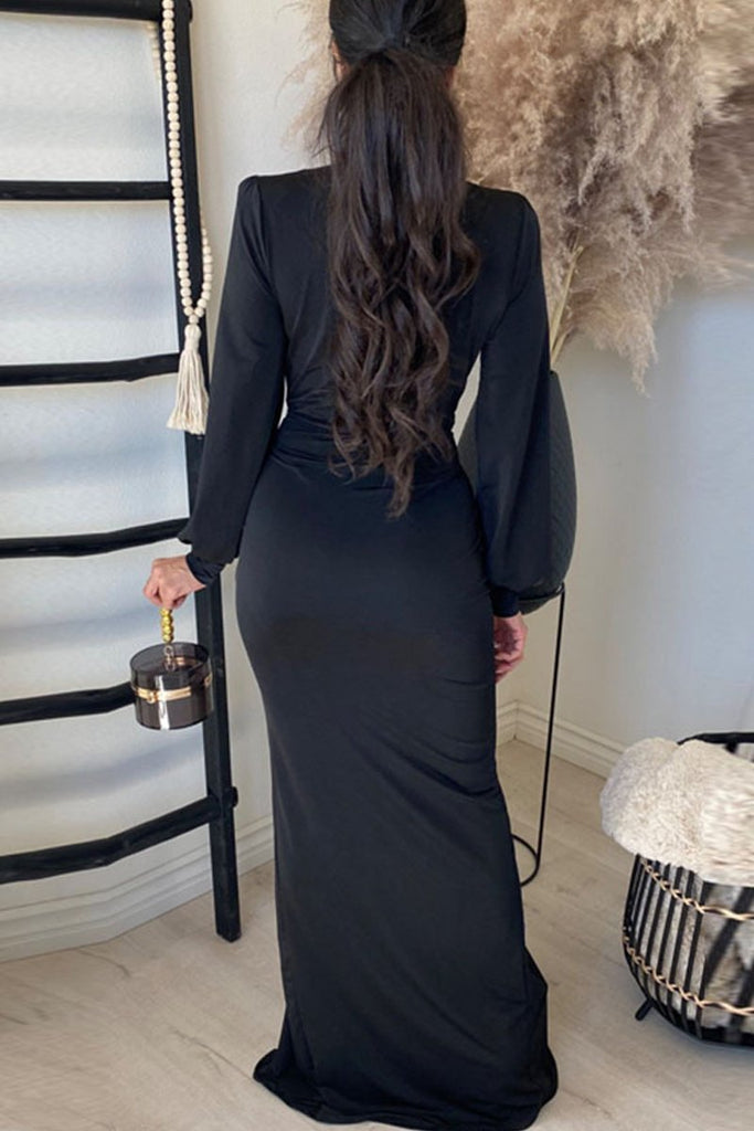 Effortlessly Elegant Dress with a Timeless Design