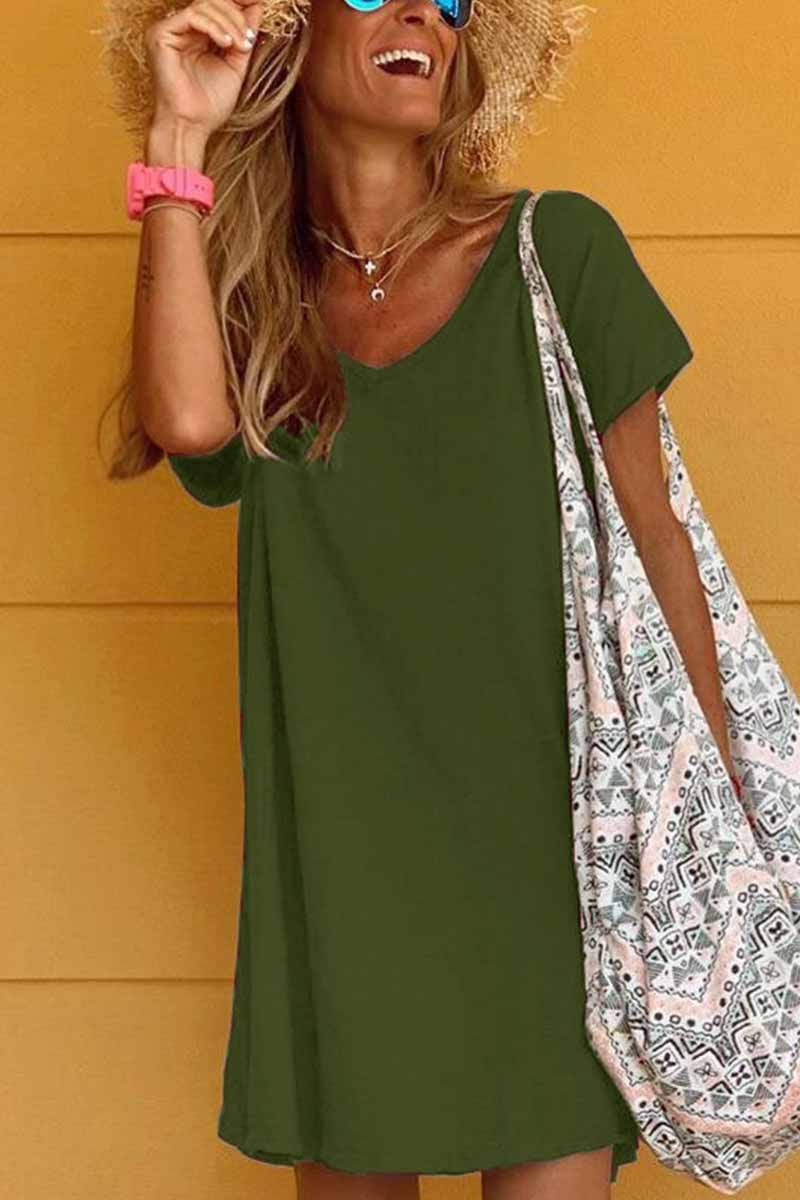 Effortlessly Elegant Dress with a Timeless Design