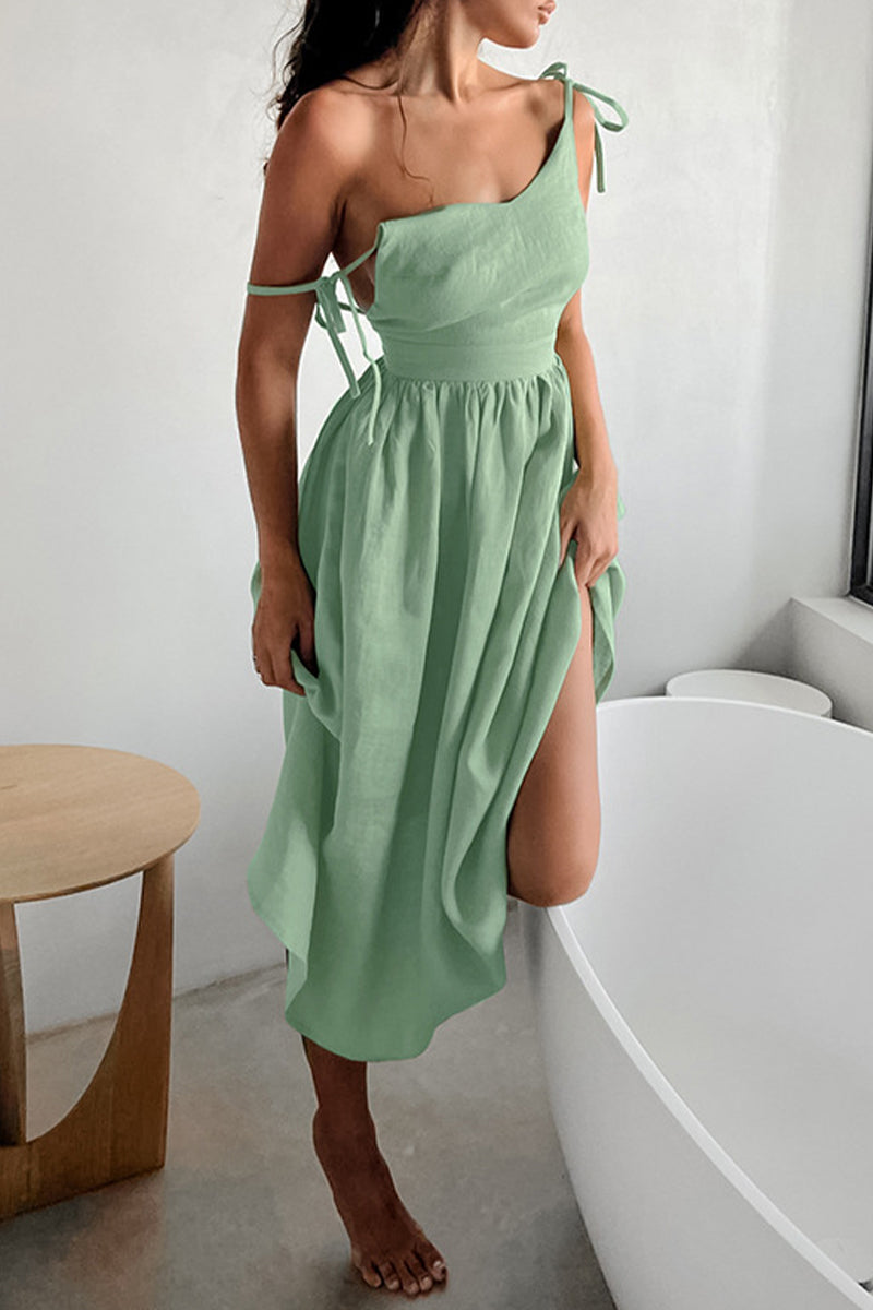 Well Tailored Dress with a Graceful Silhouette