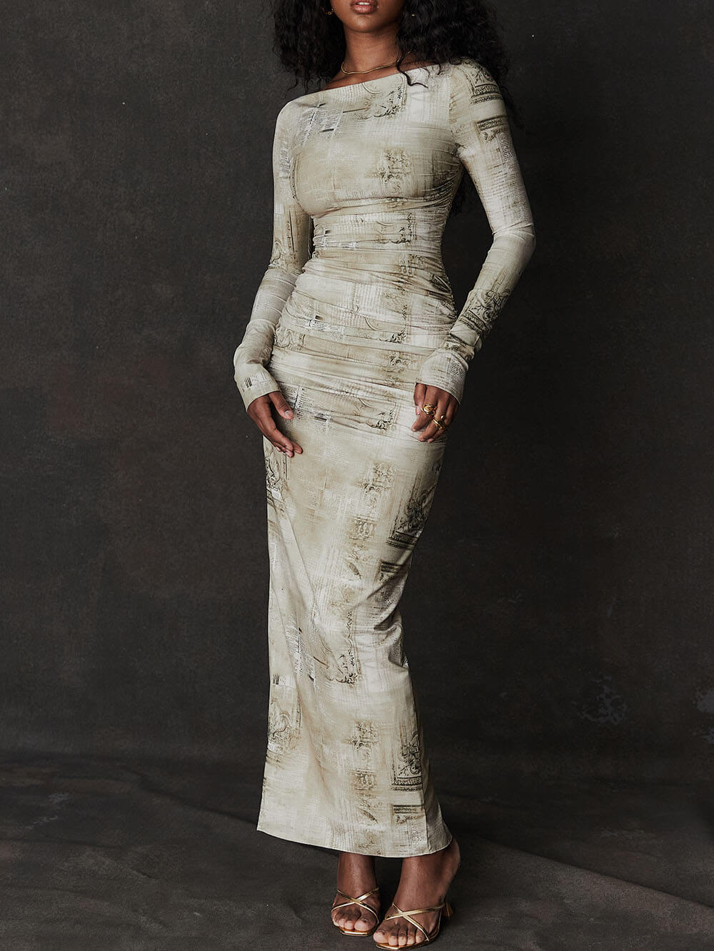 Effortlessly Elegant Dress with a Timeless Design
