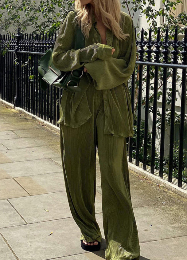 Classic Vintage Pants with a Flattering Fit
