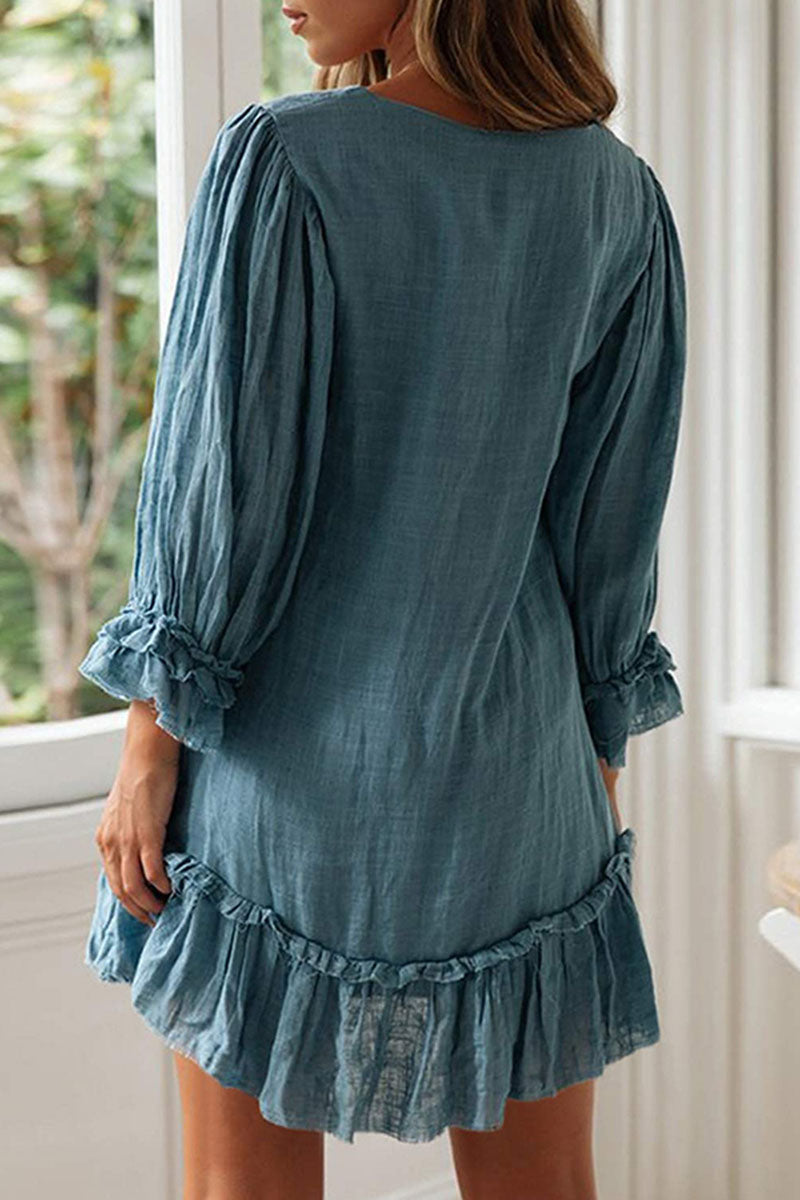 Effortlessly Elegant Dress with a Timeless Design
