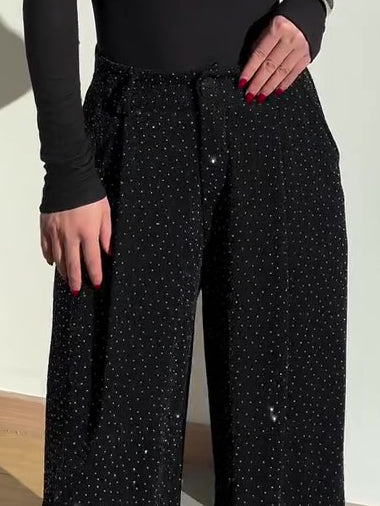 Sophisticated Trousers with a Clean Classic Look