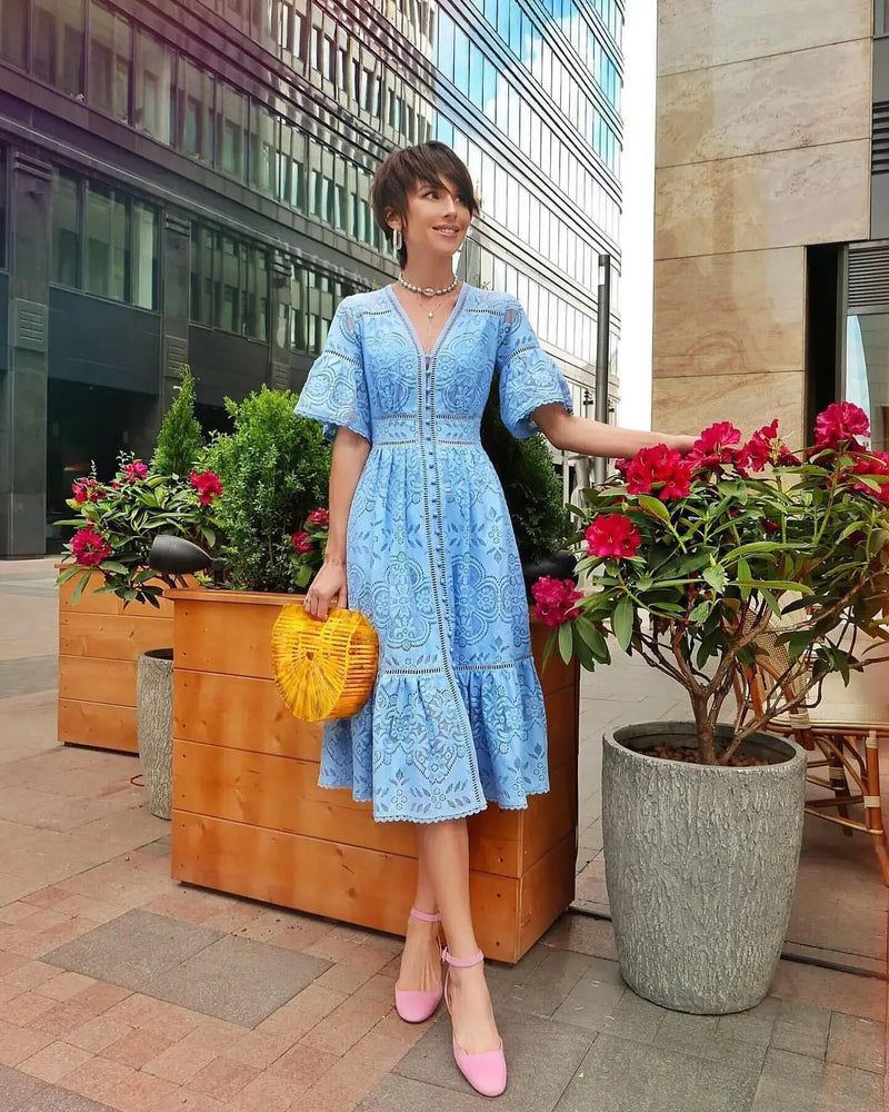 Classic Vintage Dress with a Flattering Fit