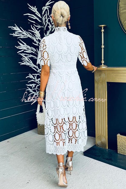 Beautifully Finished Dress in a Timeless Design