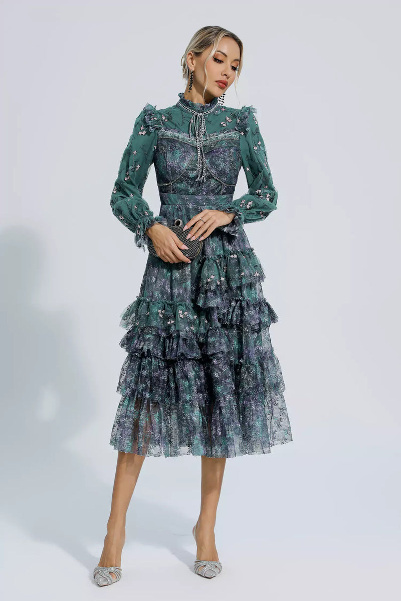 Beautifully Finished Dress in a Timeless Design