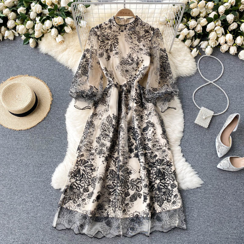 Classic Vintage Dress with a Flattering Fit