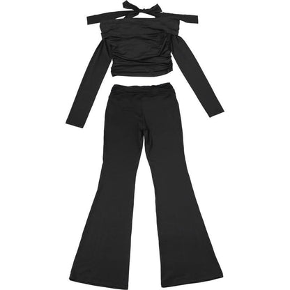 Effortlessly Elegant Garment with a Timeless Design