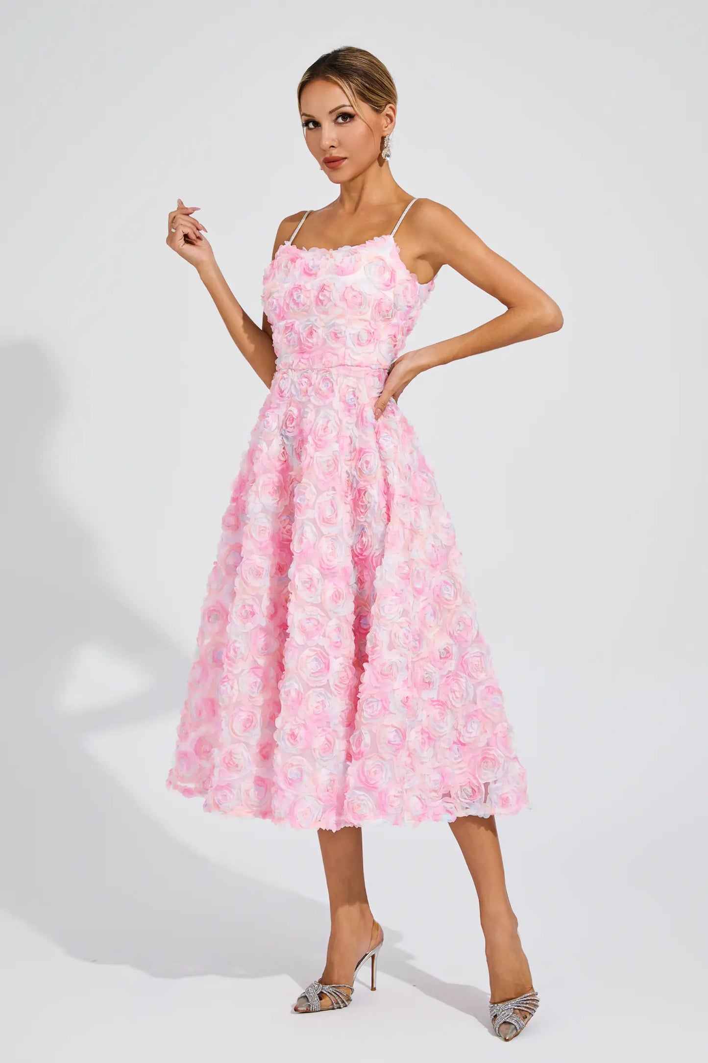 Well Tailored Dress with a Graceful Silhouette