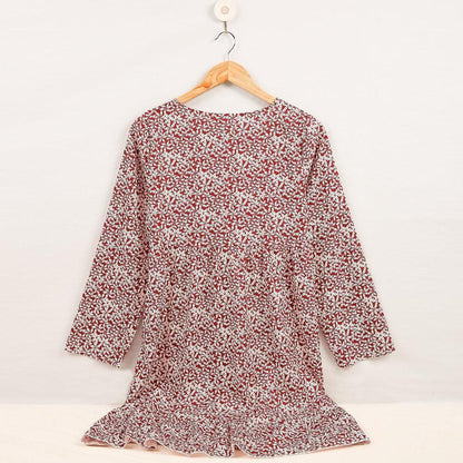 Classic Vintage Dress with a Flattering Fit
