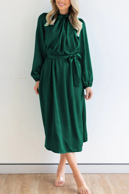 Well Tailored Dress with a Graceful Silhouette