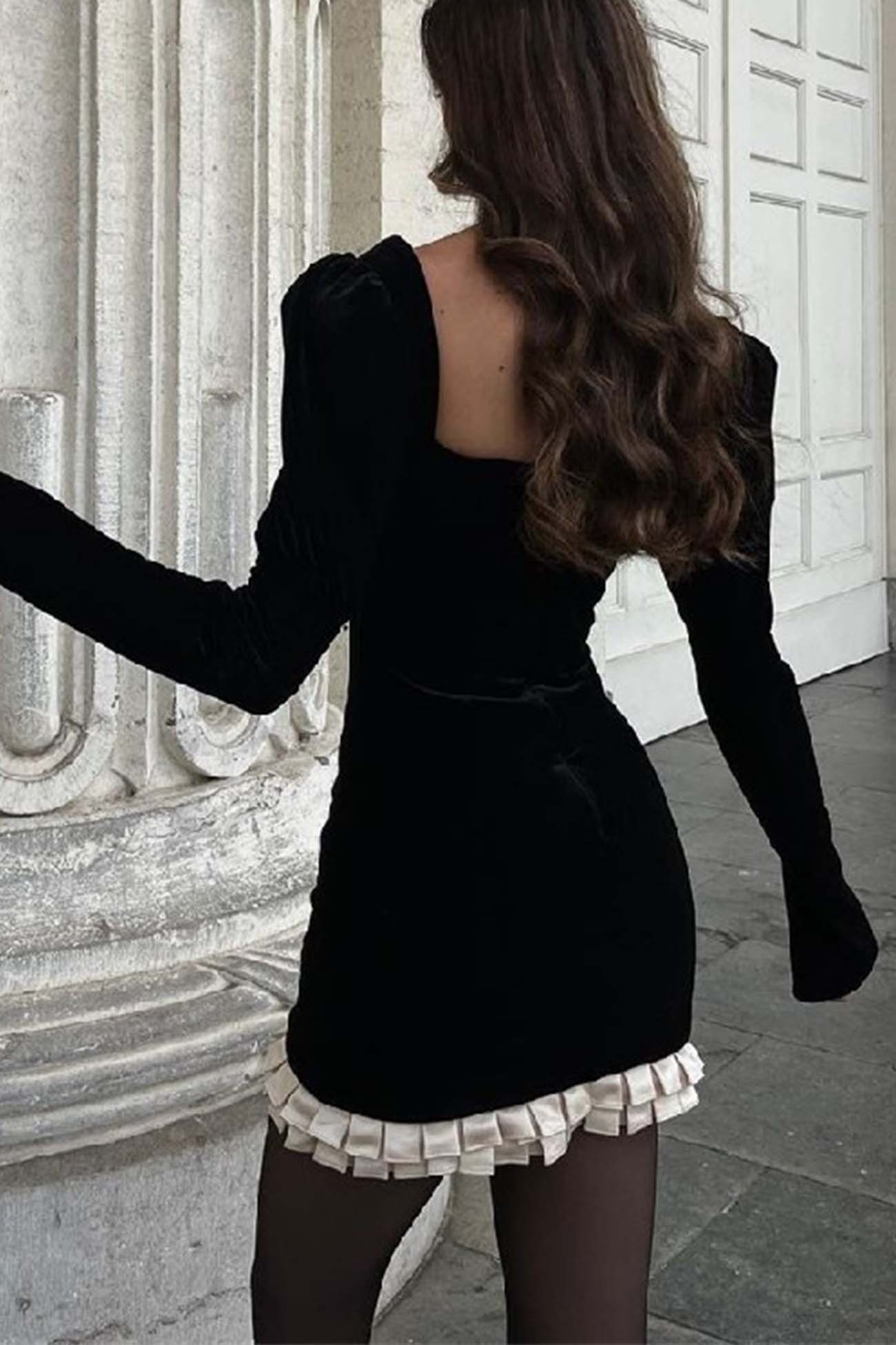 Classic Vintage Dress with a Flattering Fit