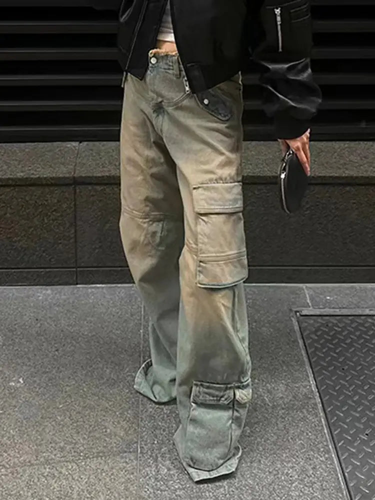 Well Tailored Pants with a Graceful Silhouette