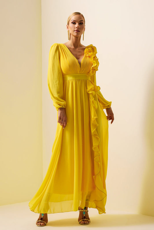 Gracefully Styled Dress for Any Occasion