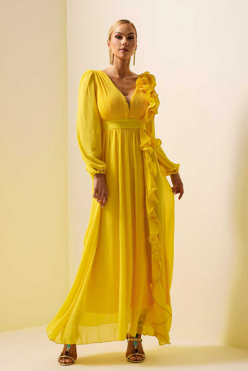 Gracefully Styled Dress for Any Occasion