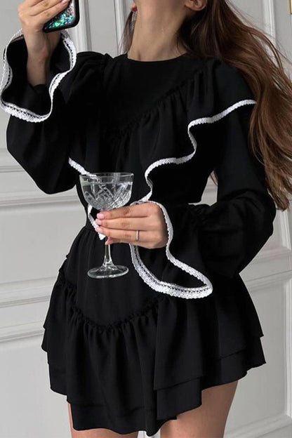 Effortlessly Elegant Dress with a Timeless Design