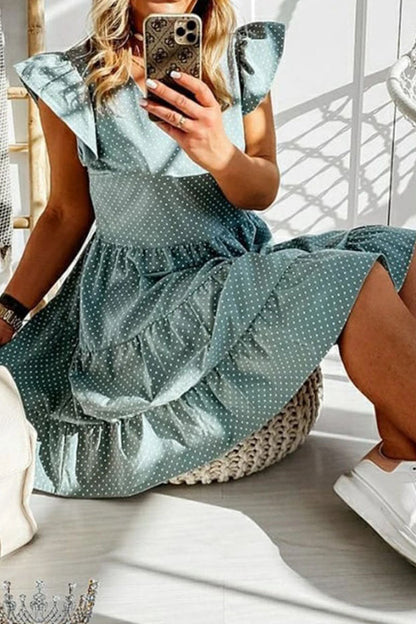 Effortlessly Elegant Dress with a Timeless Design