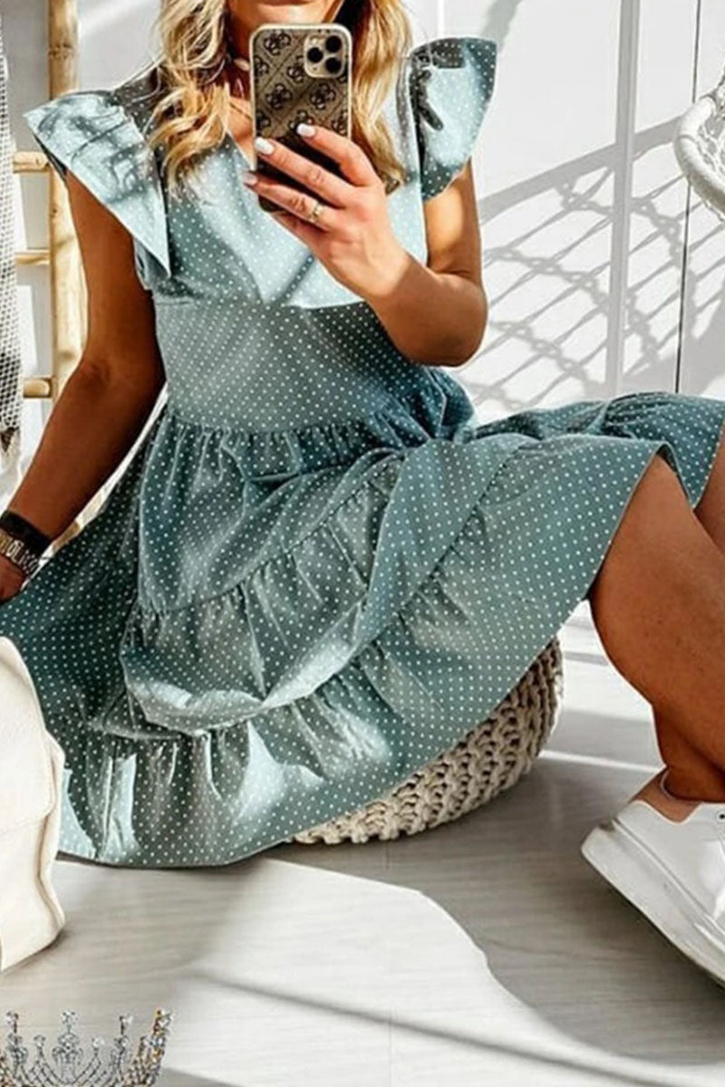 Effortlessly Elegant Dress with a Timeless Design