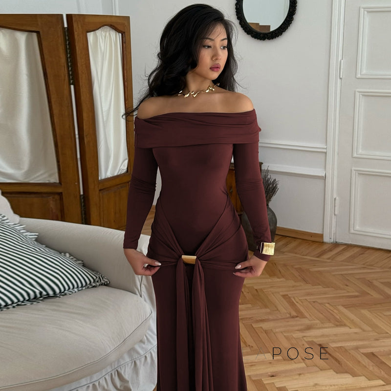 Gracefully Styled Dress for Any Occasion
