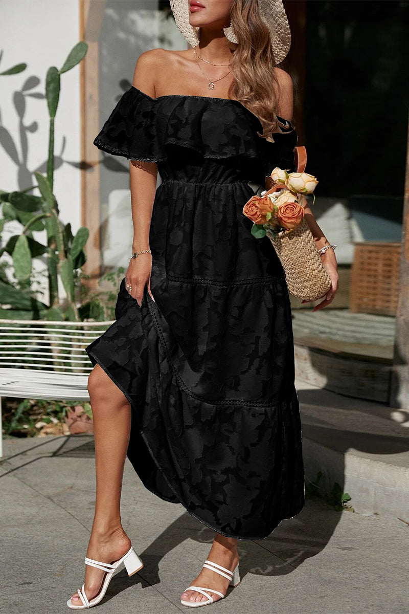 Effortlessly Elegant Dress with a Timeless Design