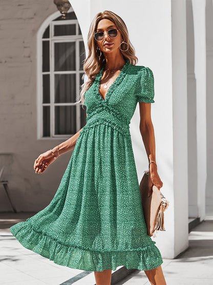 Effortlessly Elegant Dress with a Timeless Design