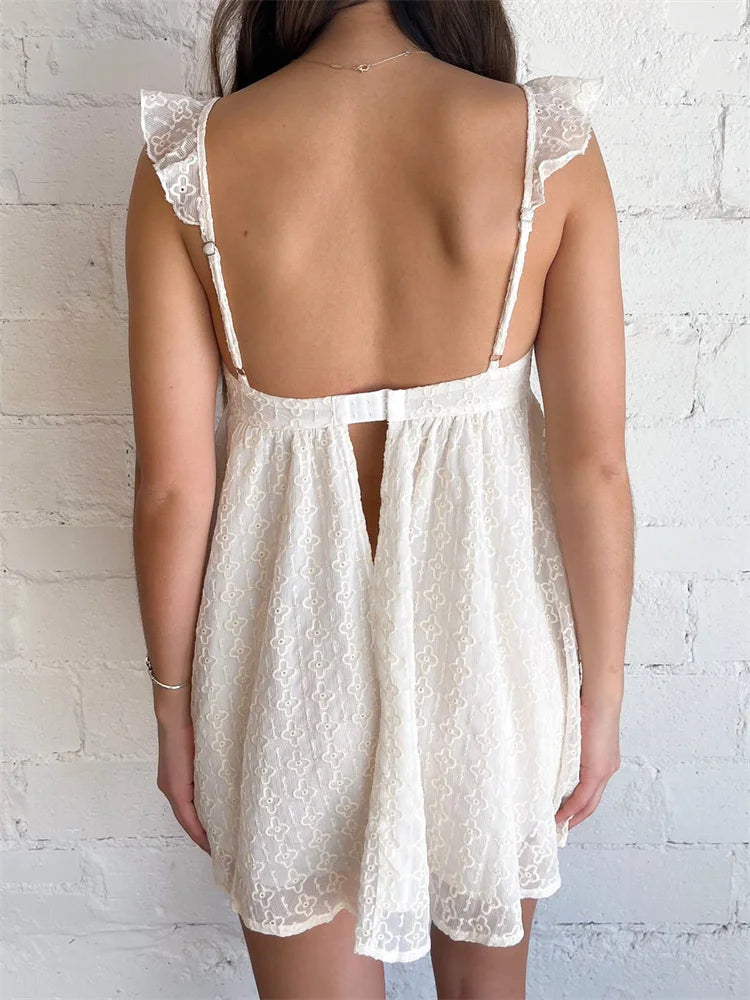 Effortlessly Elegant Dress with a Timeless Design