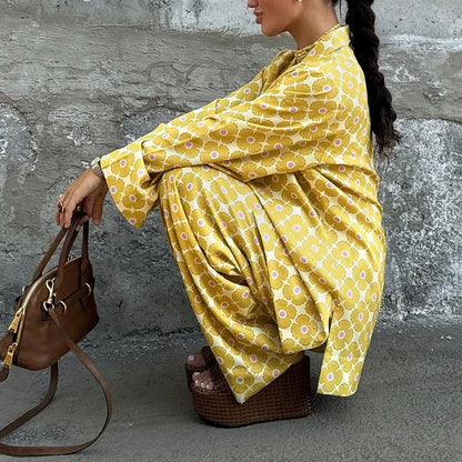 Well Tailored Cardigan with a Graceful Silhouette