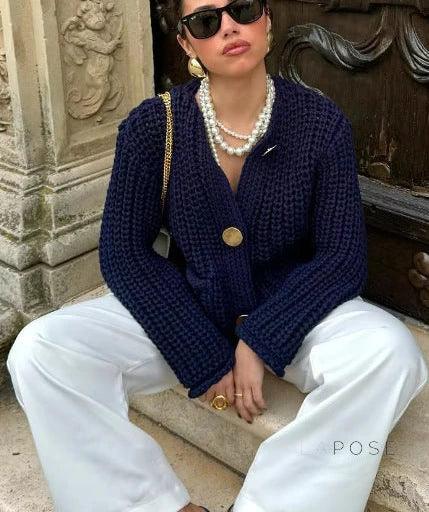 Elegantly Styled Cardigan for Everyday Wear