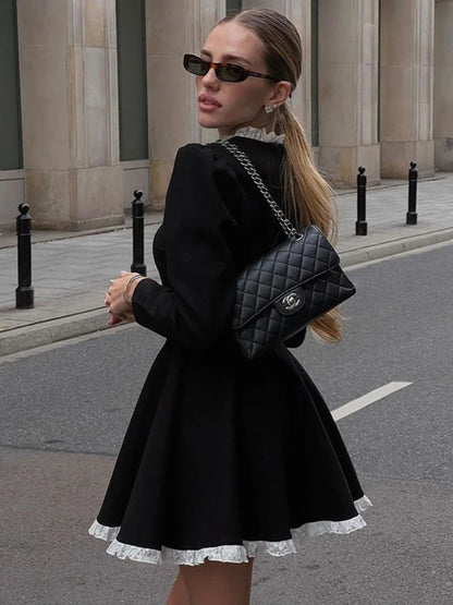 Effortlessly Elegant Dress with a Timeless Design