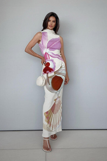 Well Tailored Dress with a Graceful Silhouette