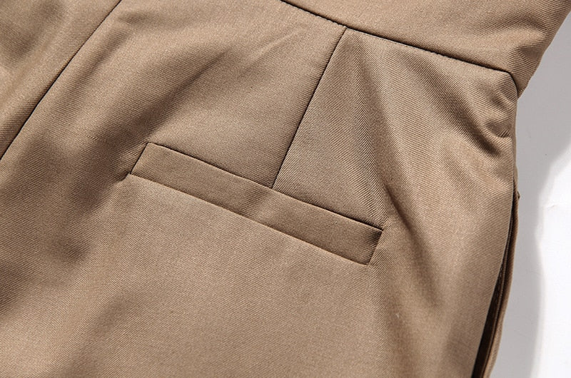 Well Tailored Pants with a Graceful Silhouette