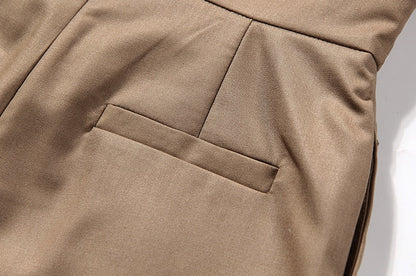 Well Tailored Pants with a Graceful Silhouette