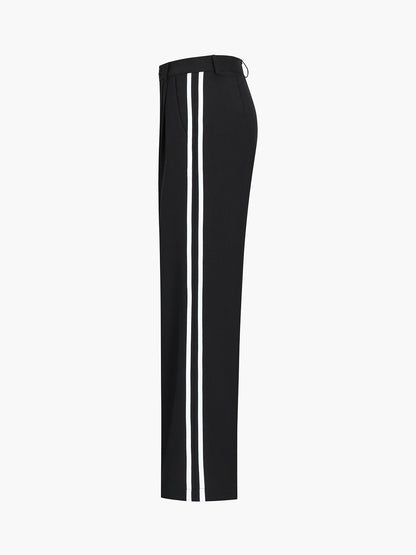 Elegantly Styled Pants for Everyday Wear