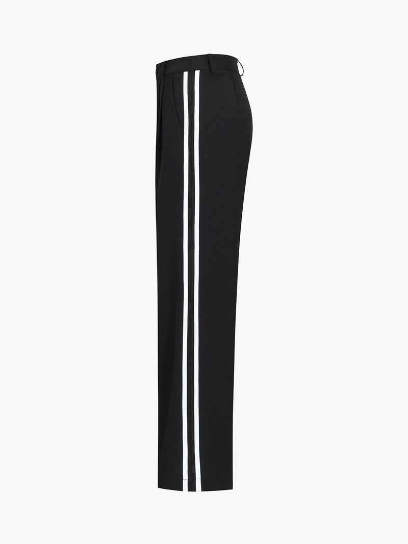 Elegantly Styled Pants for Everyday Wear