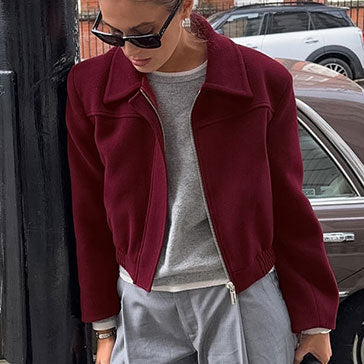 Effortlessly Elegant Jacket with a Timeless Design