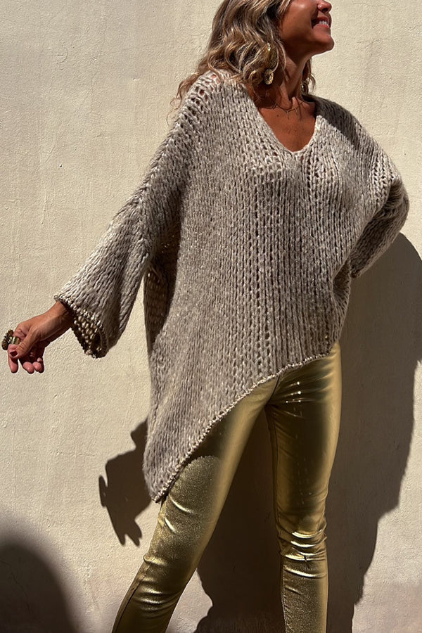 Well Tailored Sweater with a Graceful Silhouette