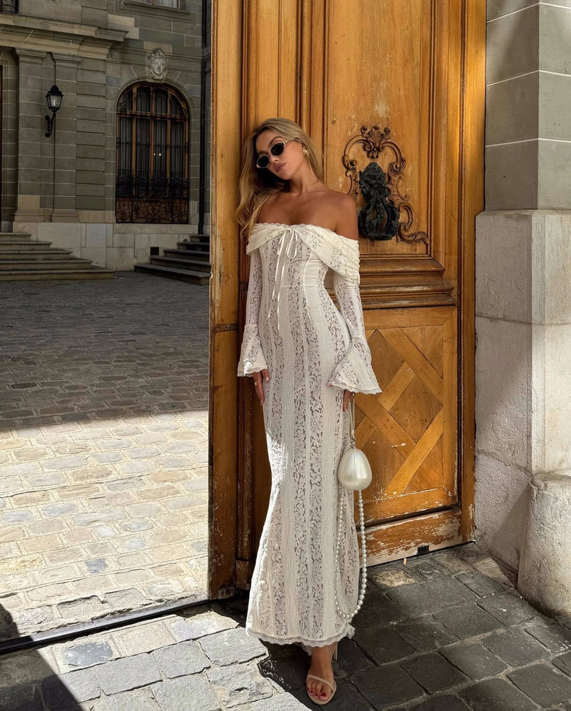 Beautifully Finished Dress in a Timeless Design