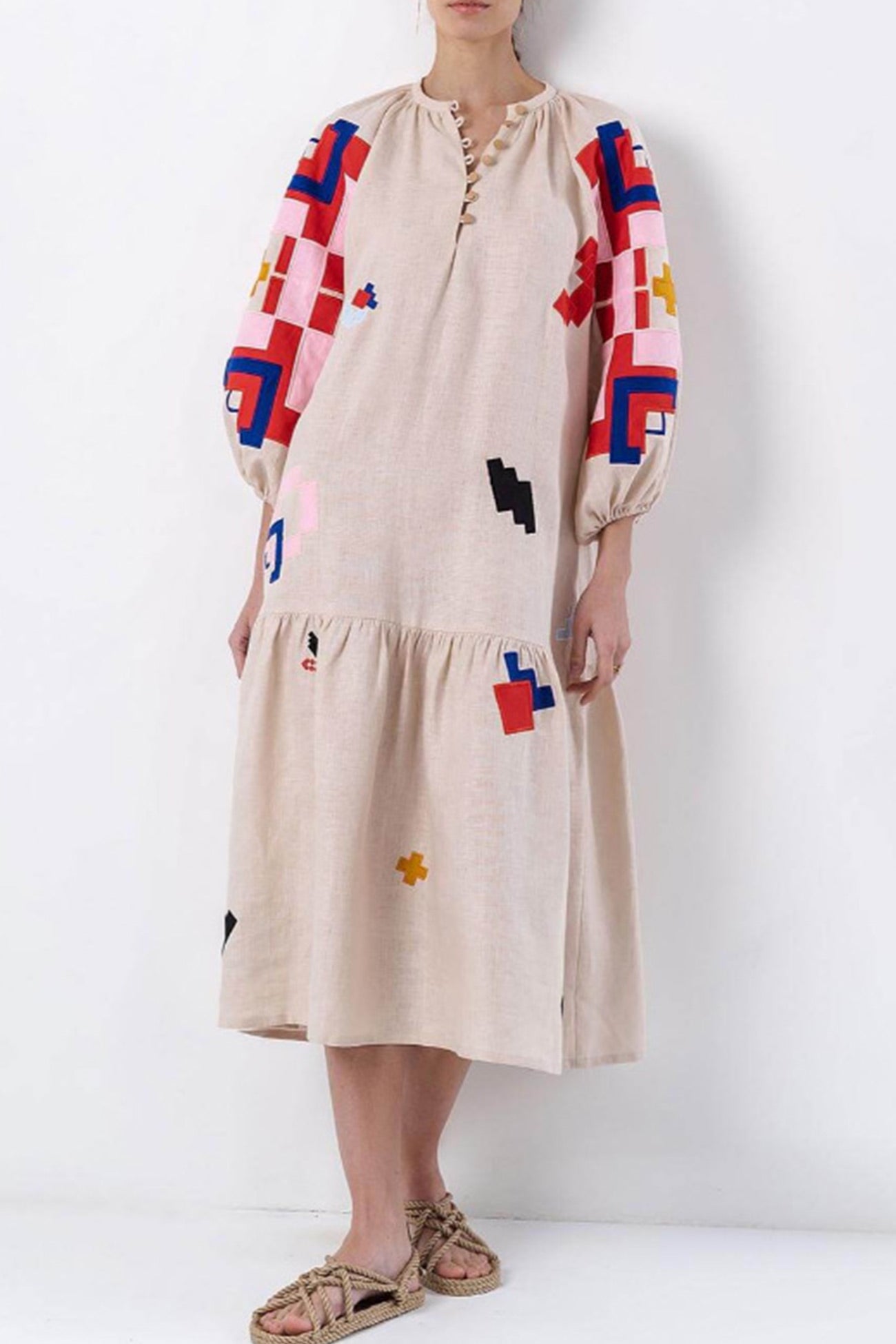 Effortlessly Elegant Dress with a Timeless Design