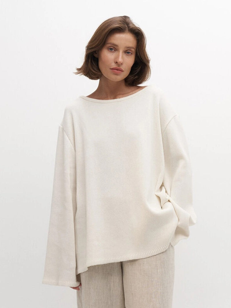 Well Tailored Sweater with a Graceful Silhouette