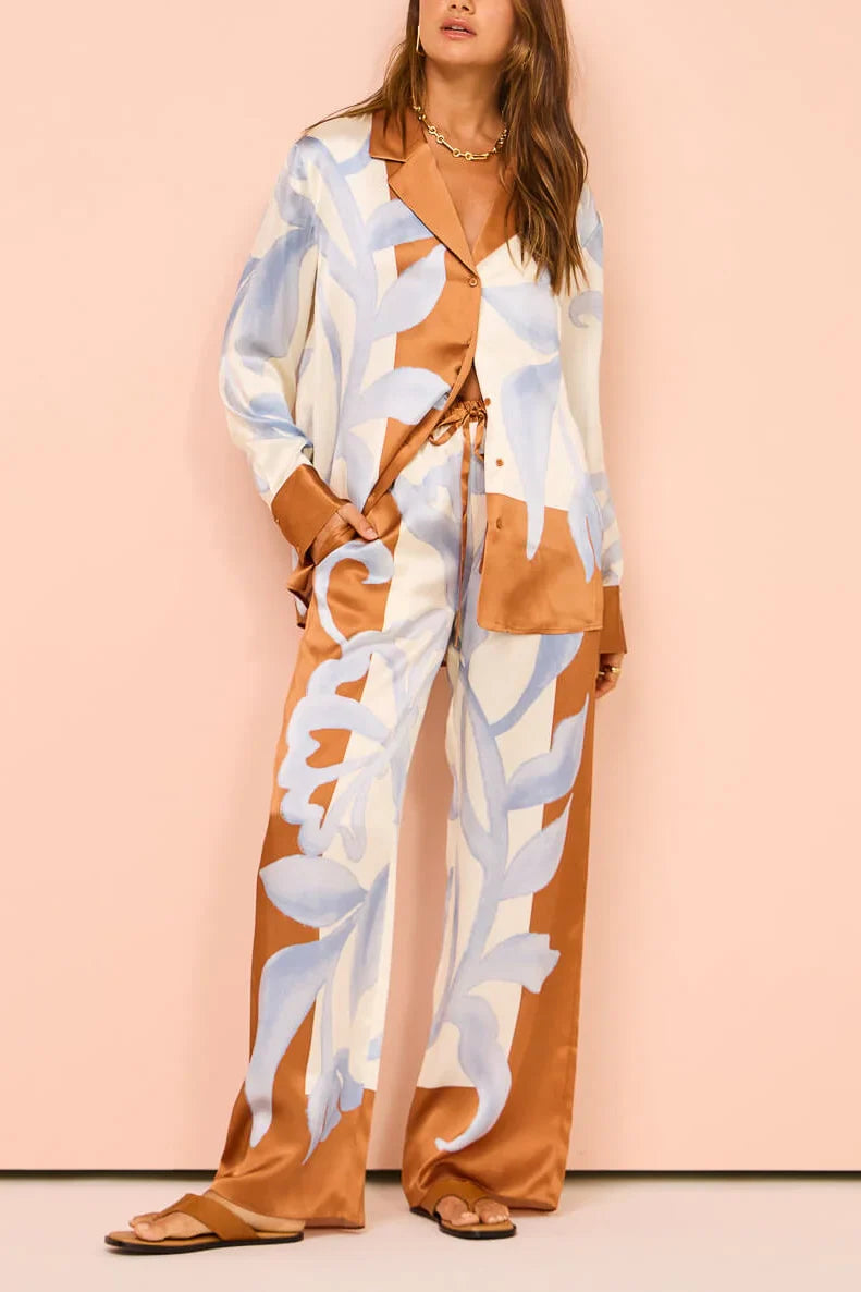 Effortlessly Elegant Pants with a Timeless Design