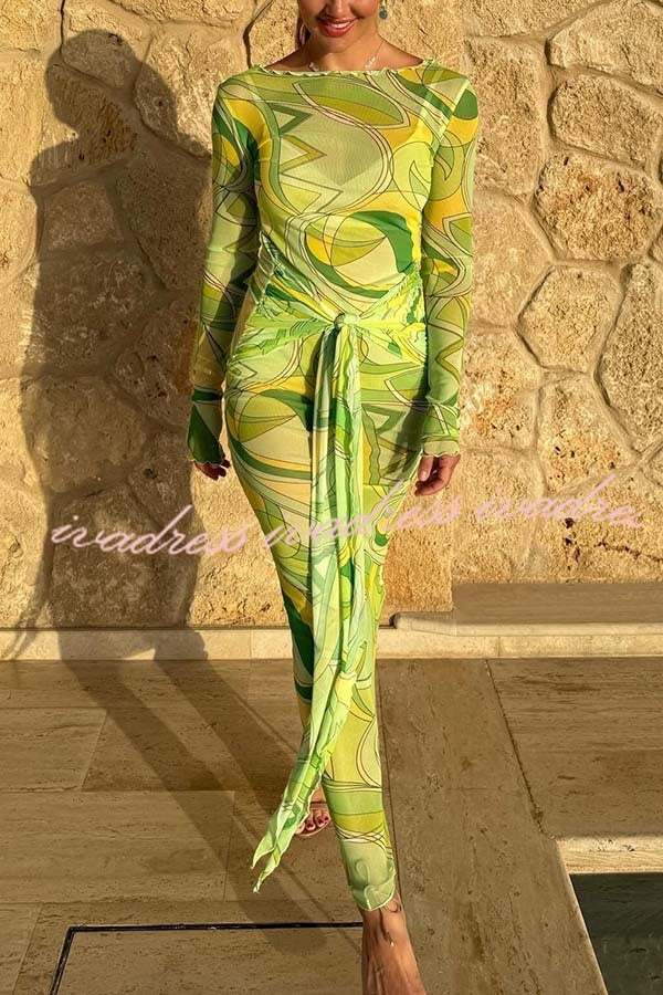 Gracefully Styled Dress for Any Occasion