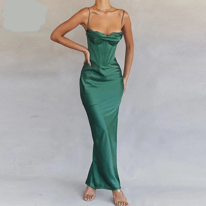 Gracefully Styled Dress for Any Occasion