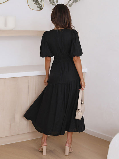 Effortlessly Elegant Dress with a Timeless Design