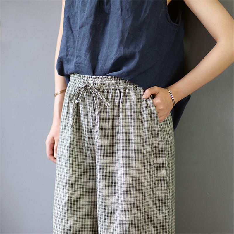 Well Tailored Pants with a Graceful Silhouette