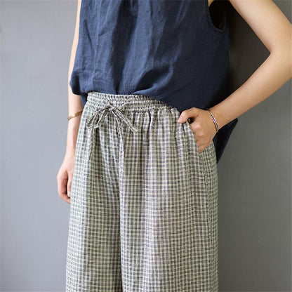 Well Tailored Pants with a Graceful Silhouette