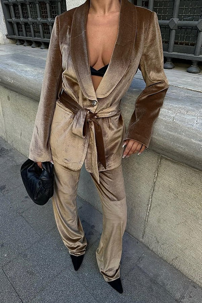 Classic Vintage Pants with a Flattering Fit